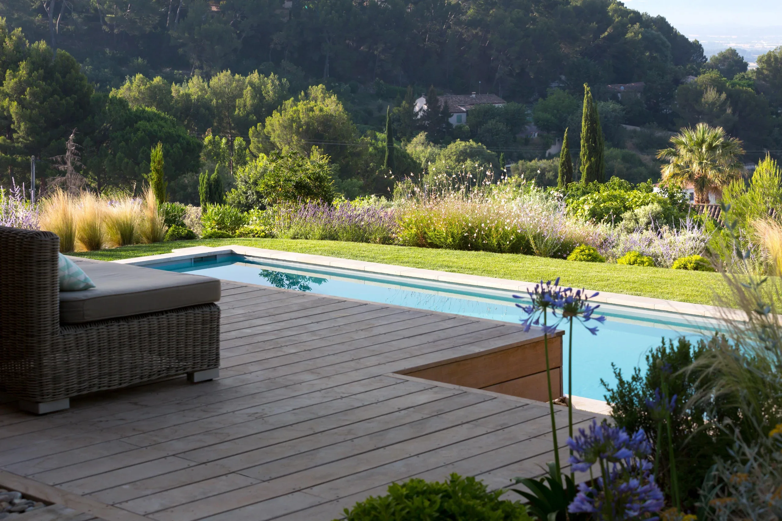 Pergola bois bioclimatique à Marseille