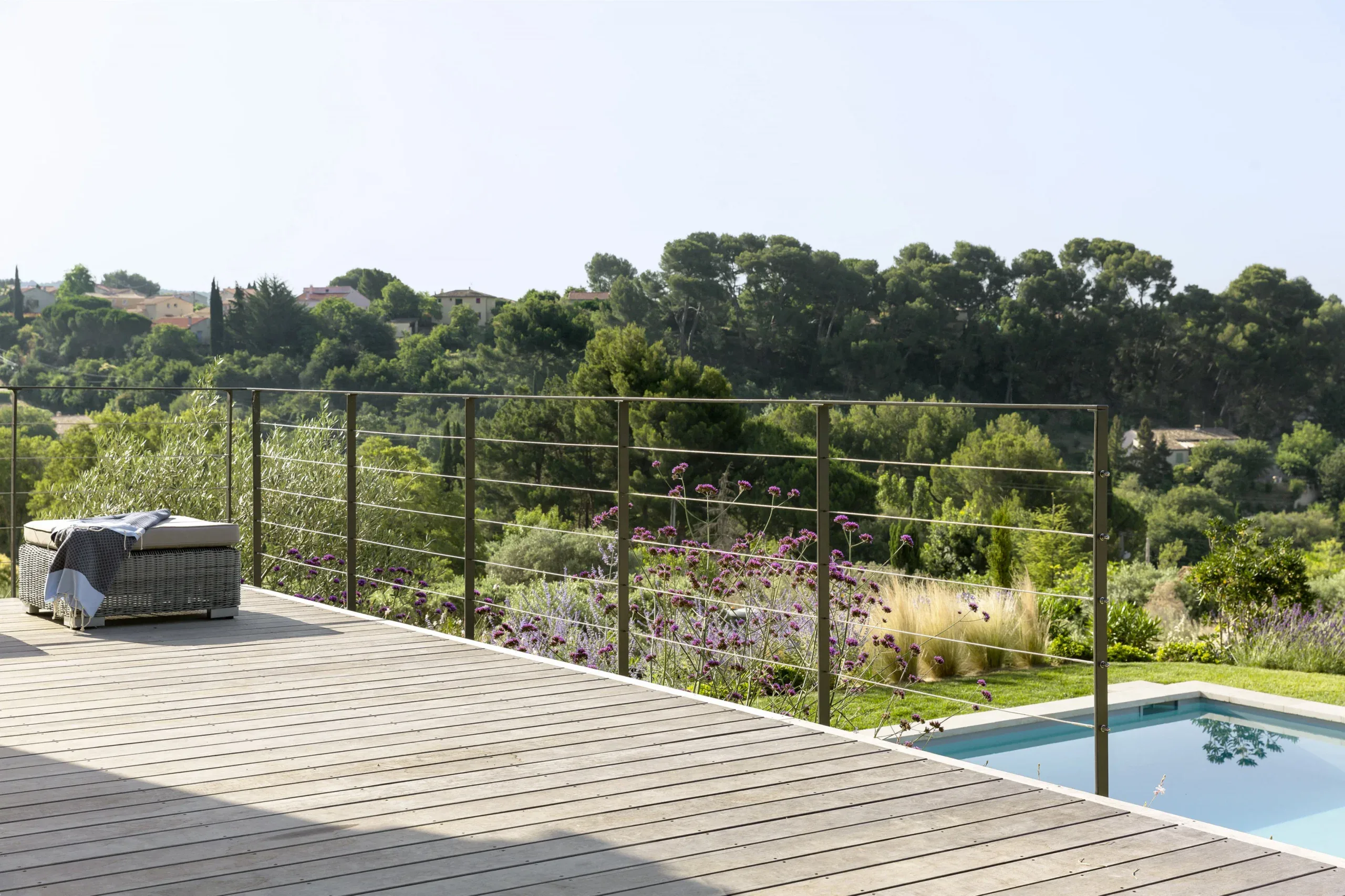Pergola bois bioclimatique à Marseille