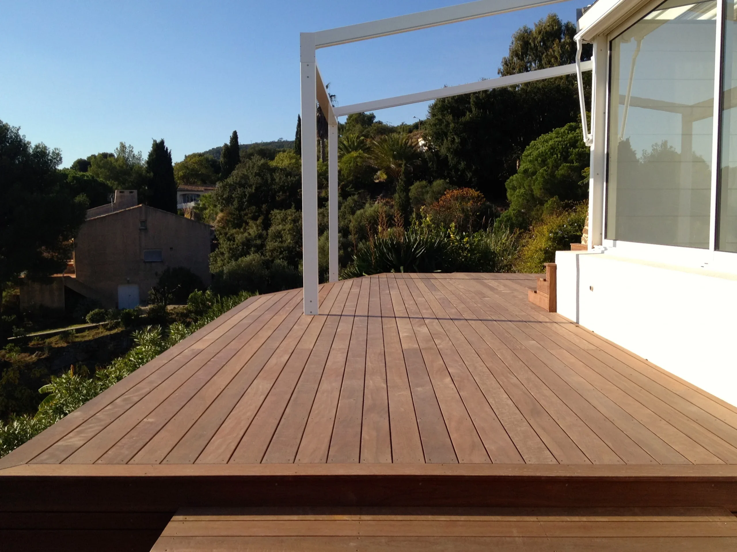 Pergola bois bioclimatique à Marseille