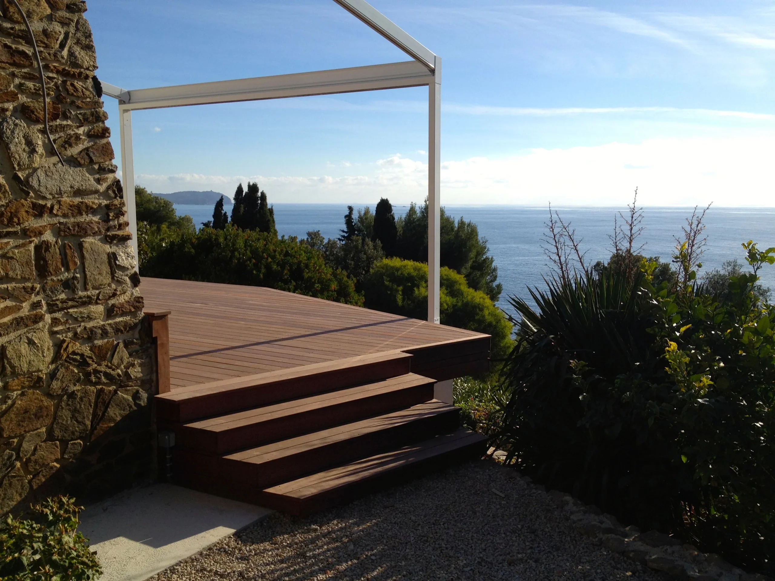 Pergola bois bioclimatique à Marseille