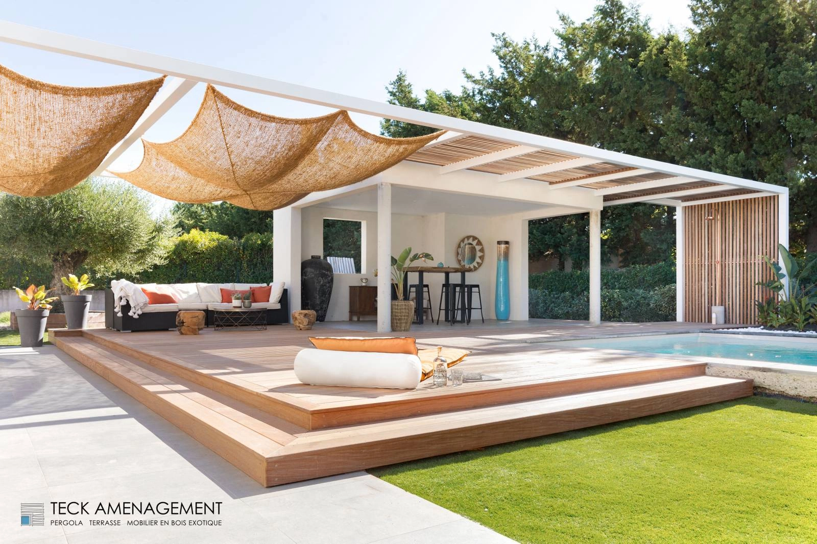 Pergola bois bioclimatique à Marseille