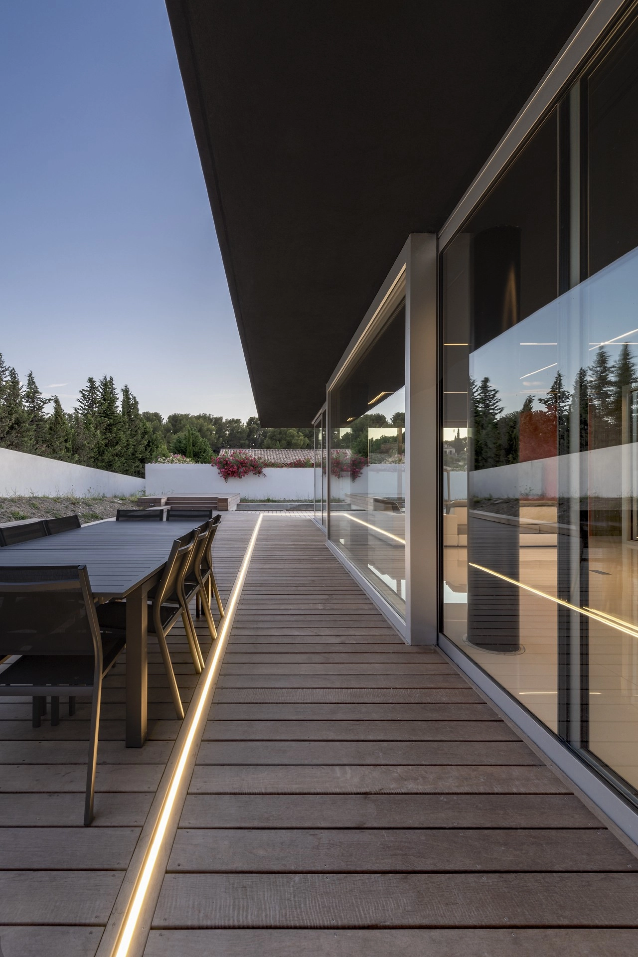 Pergola bois bioclimatique à Marseille