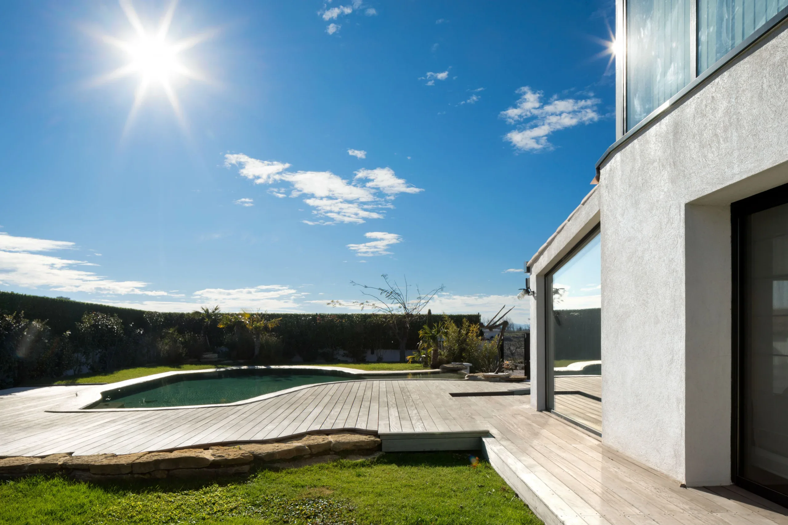 Pergola bois bioclimatique à Marseille