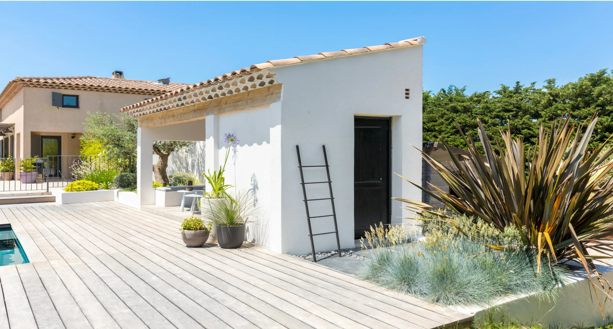 Pergola bois bioclimatique à Marseille