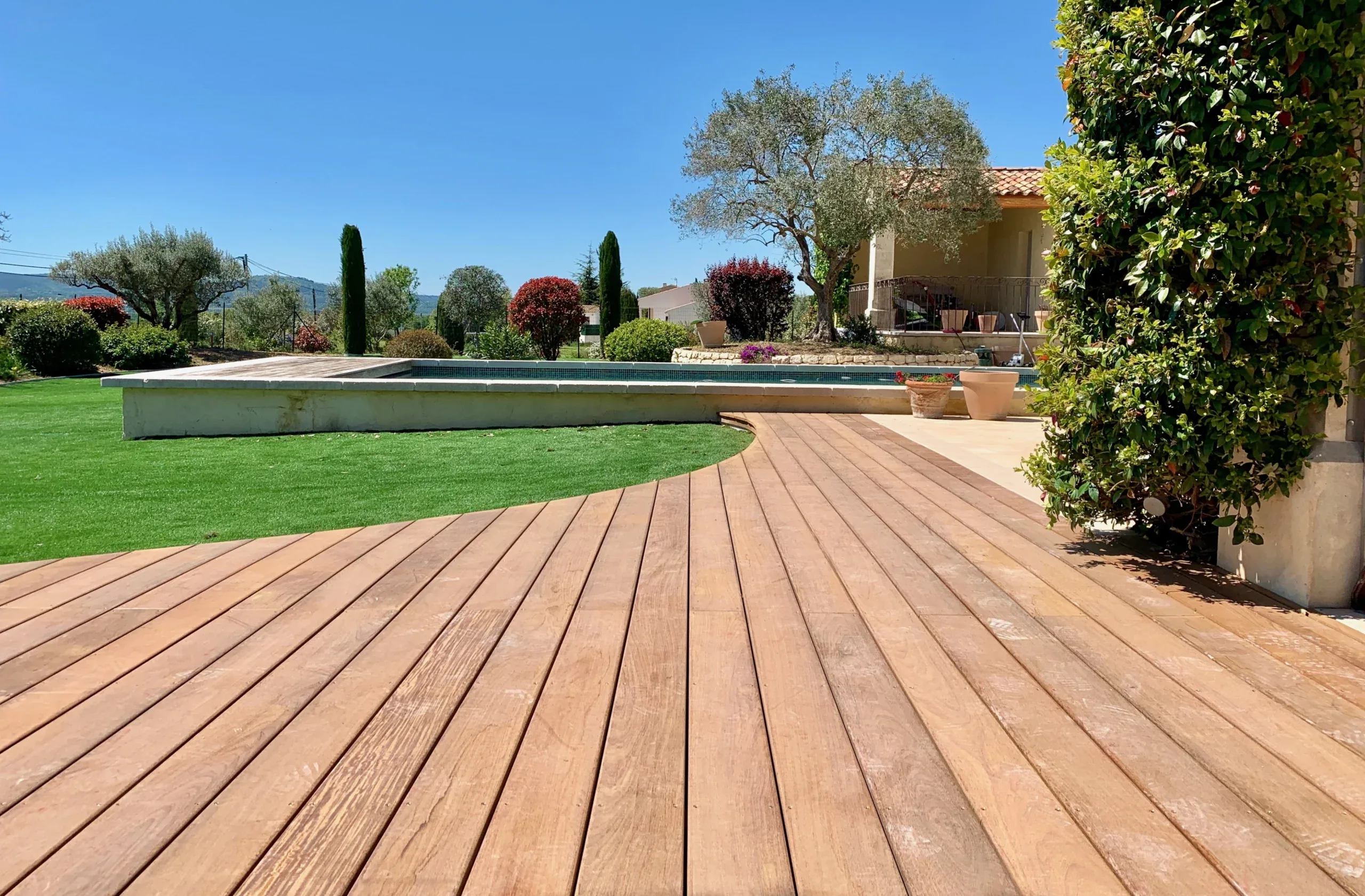 Pergola bois bioclimatique à Marseille