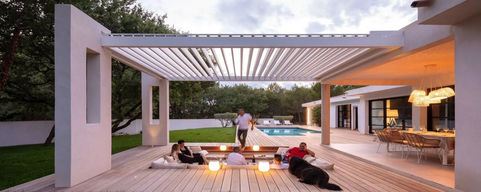 Pergola bois bioclimatique à Marseille