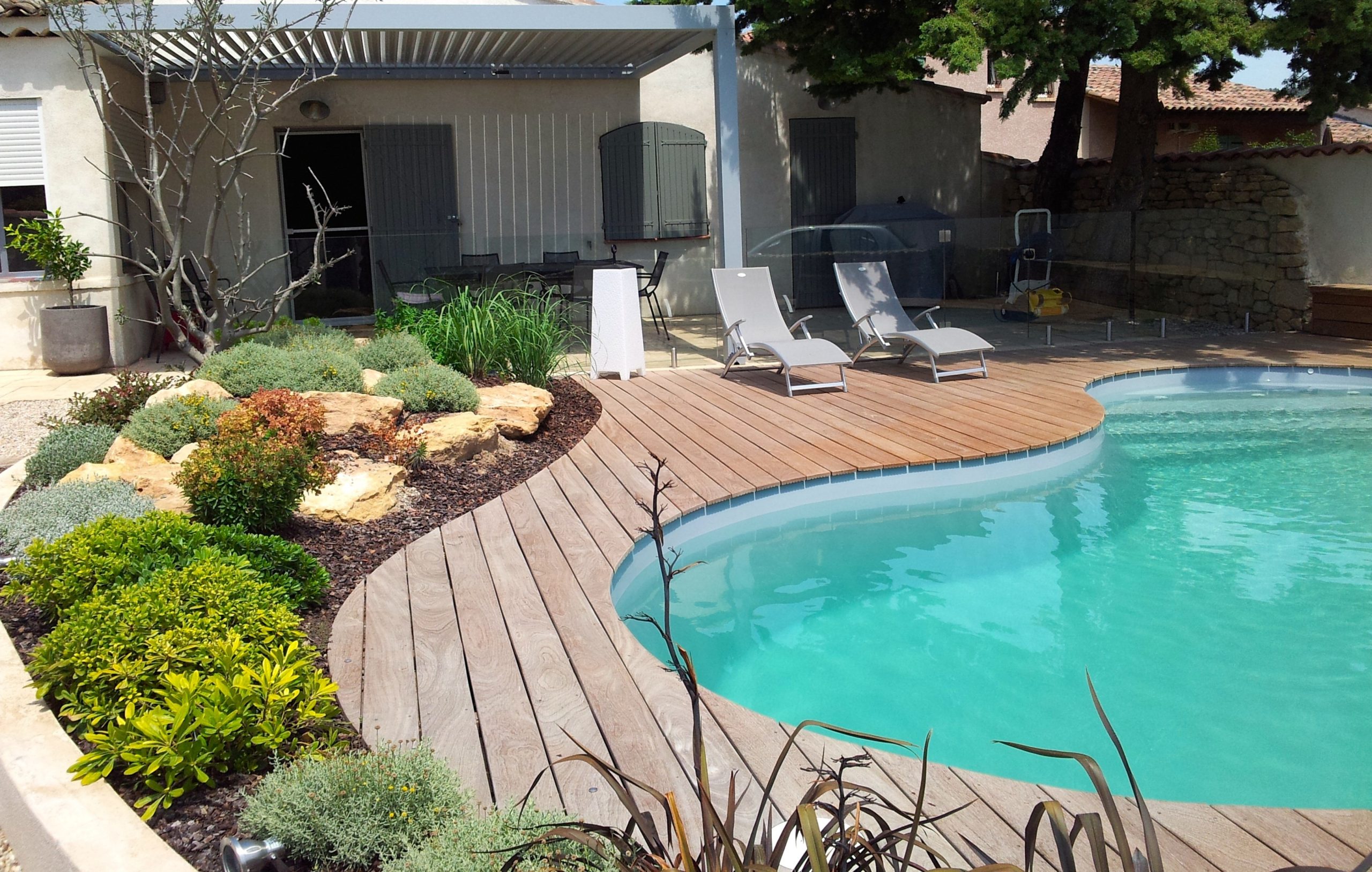 Pergola bois bioclimatique à Marseille