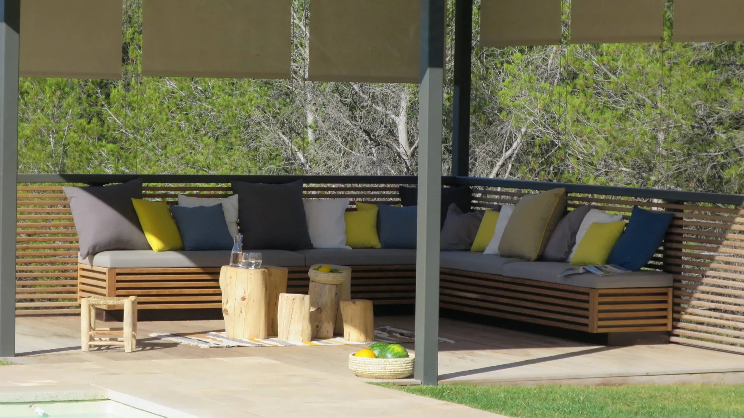 Pergola bois bioclimatique à Marseille