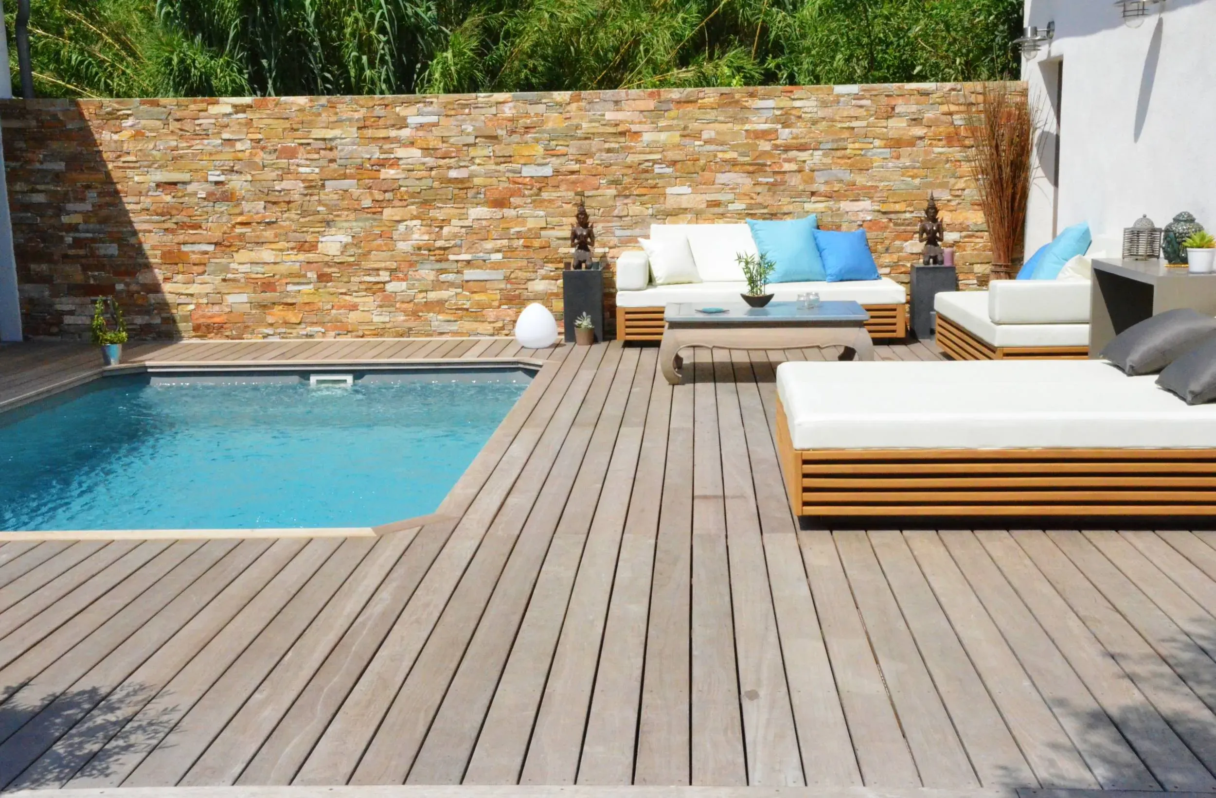 Pergola bois bioclimatique à Marseille