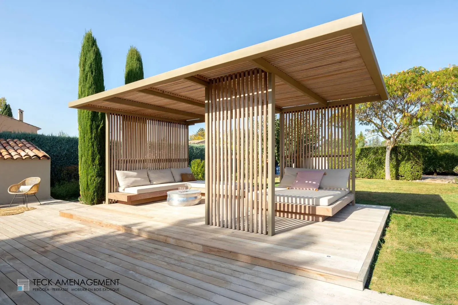 Pergola bois bioclimatique à Marseille