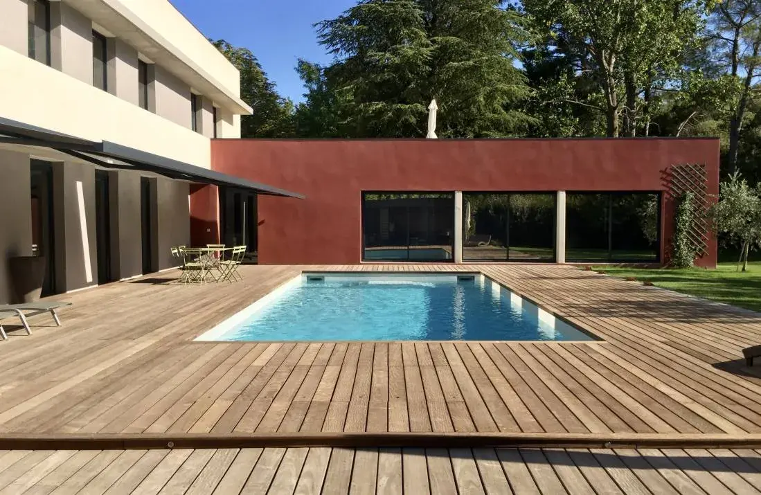 Pergola bois bioclimatique à Marseille