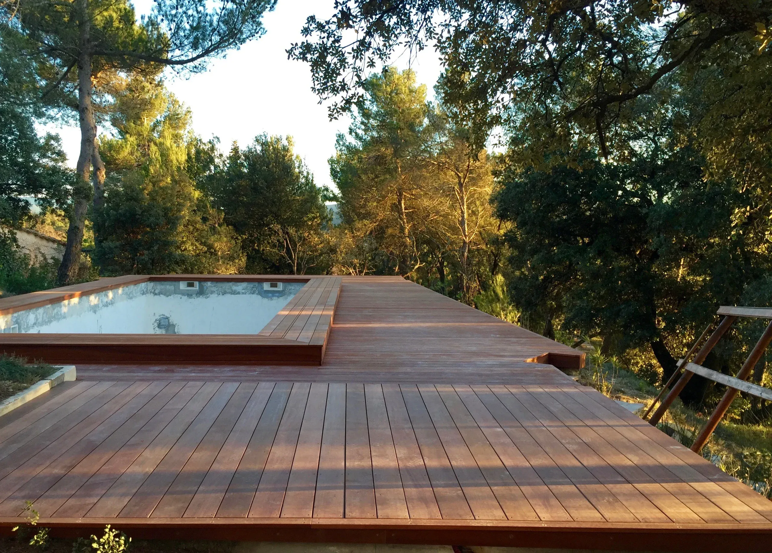 Pergola bois bioclimatique à Marseille