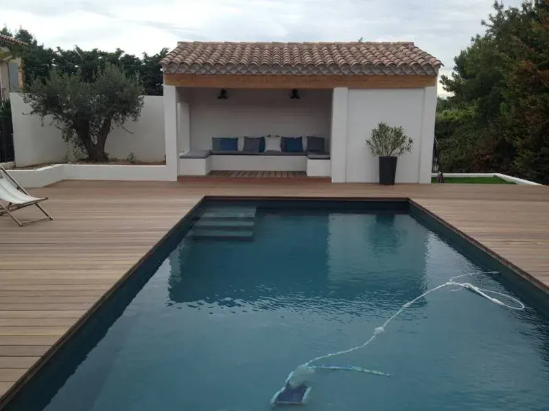Pergola bois bioclimatique à Marseille