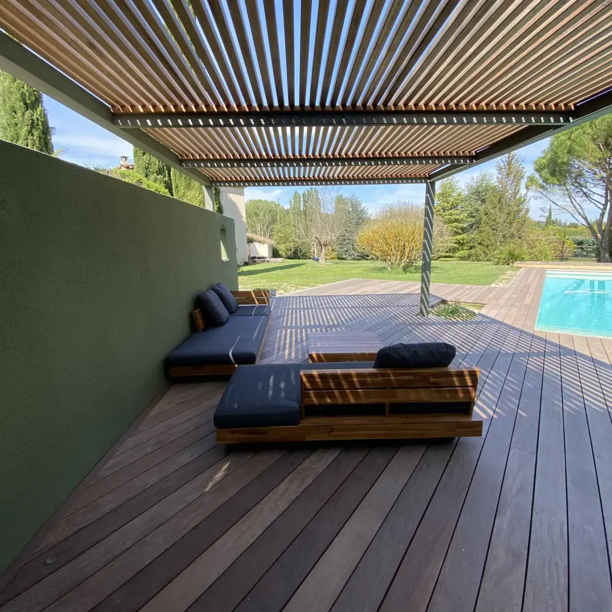Pergola bois bioclimatique à Marseille
