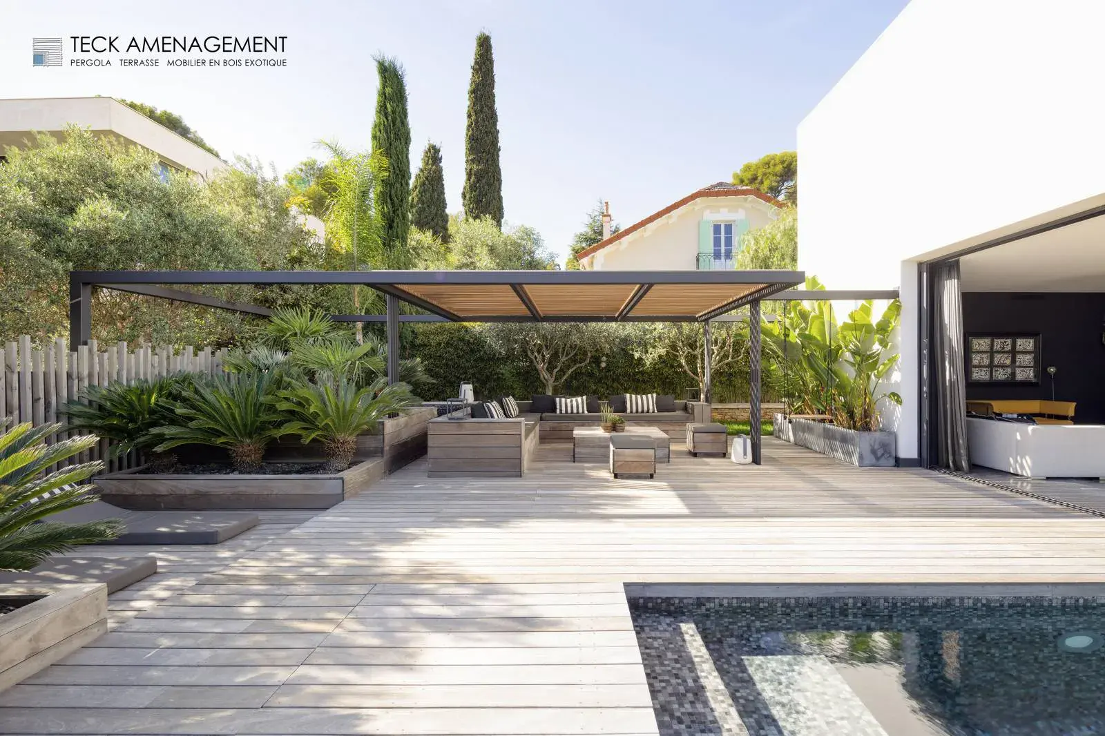 Pergola bois bioclimatique à Marseille