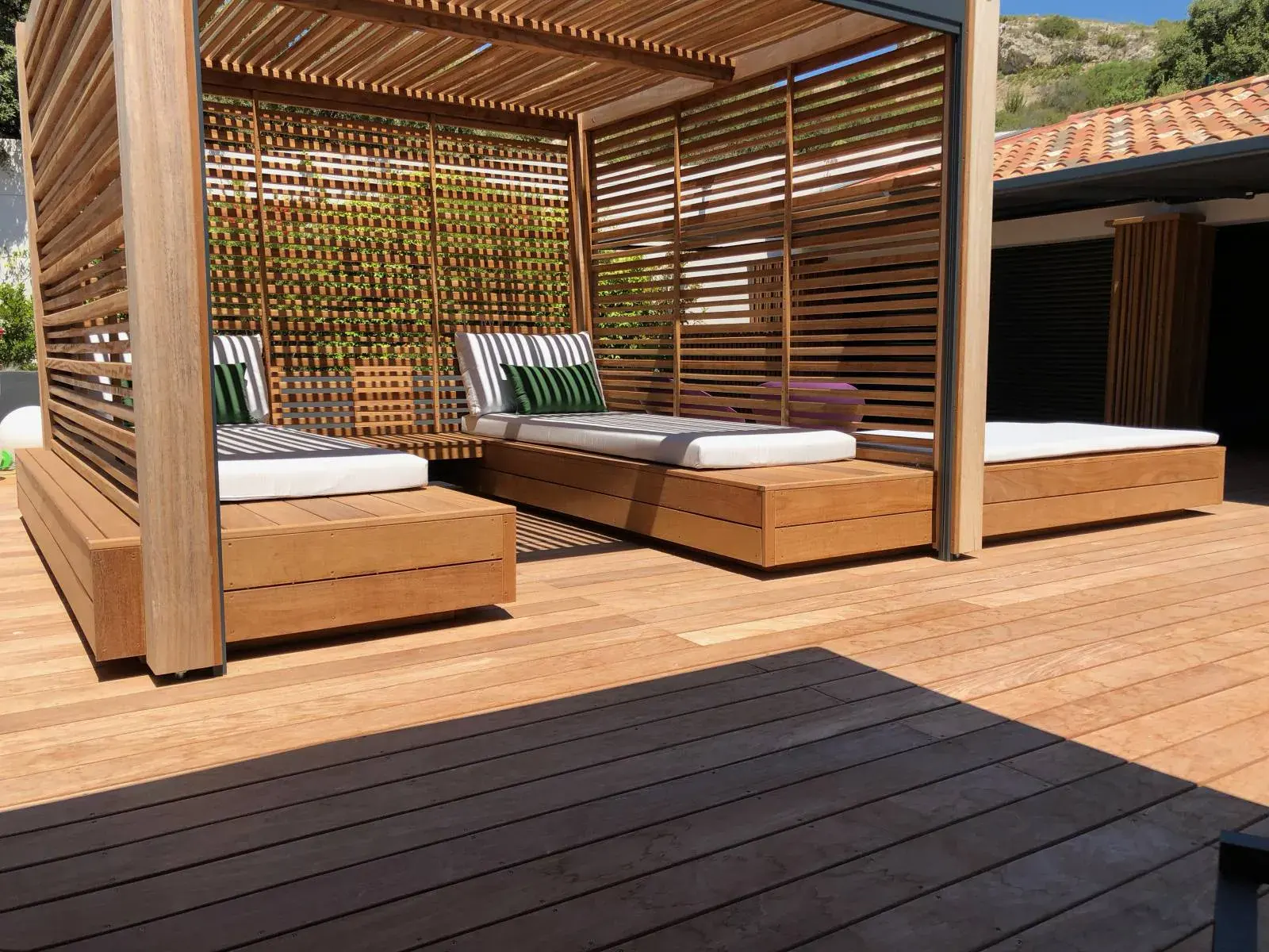 Pergola bois bioclimatique à Marseille