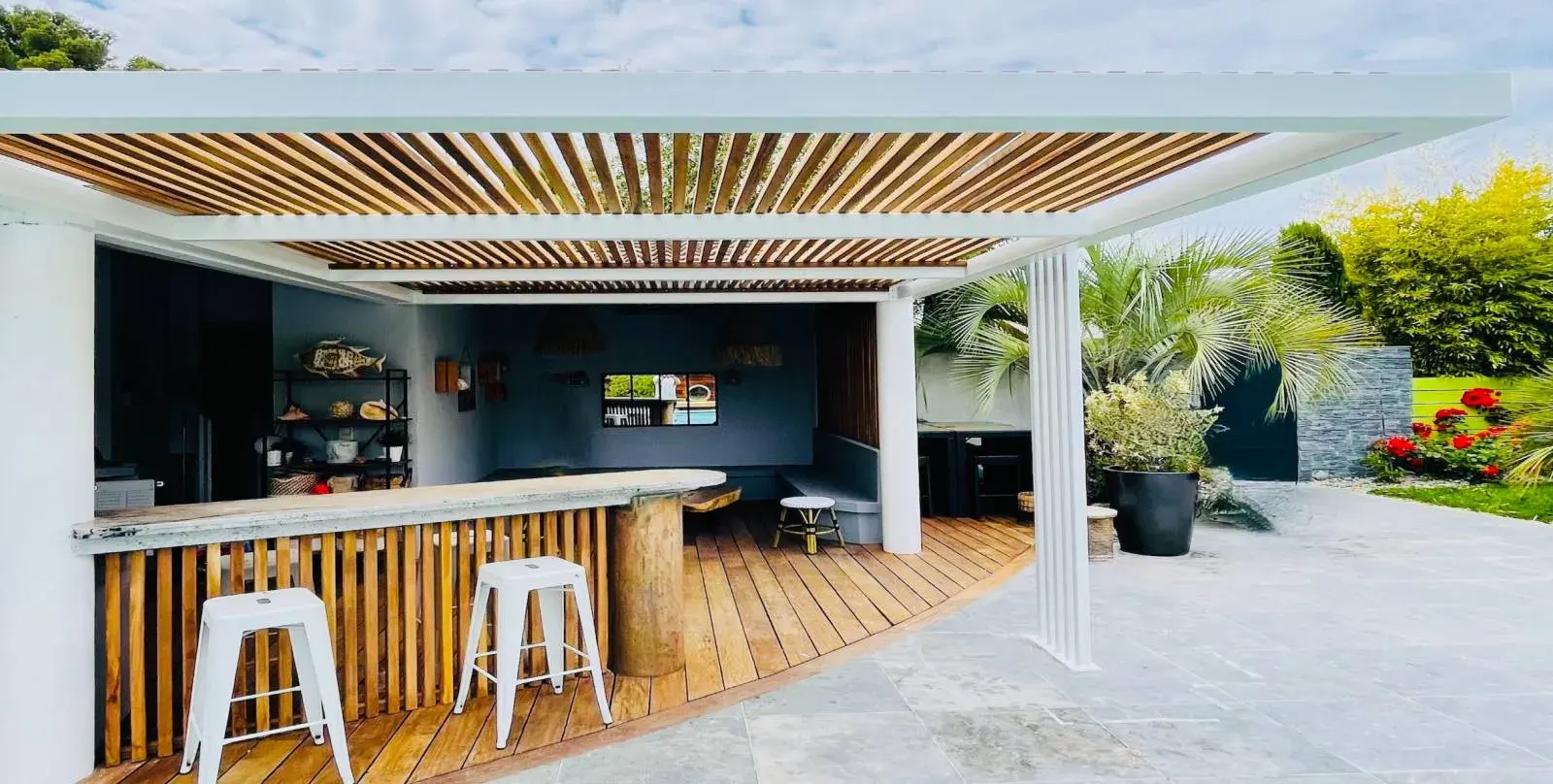 Pergola bois bioclimatique à Marseille