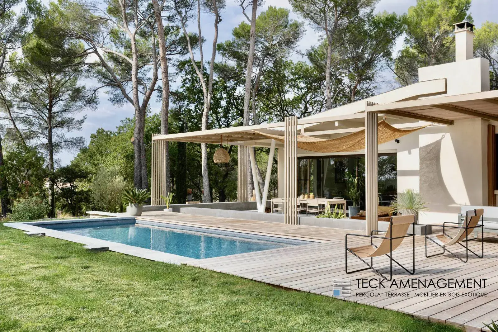 Pergola bois bioclimatique à Marseille