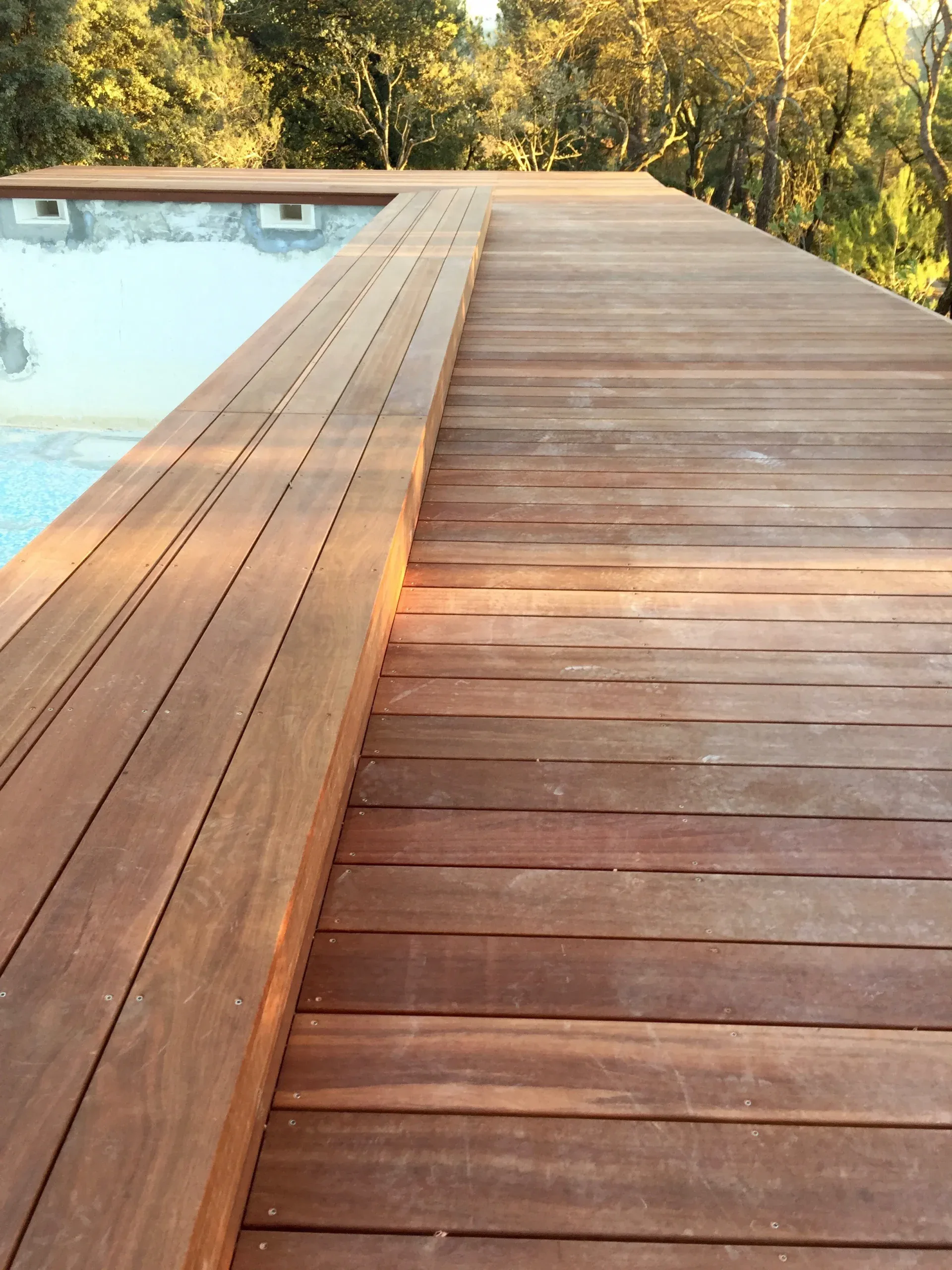 Pergola bois bioclimatique à Marseille