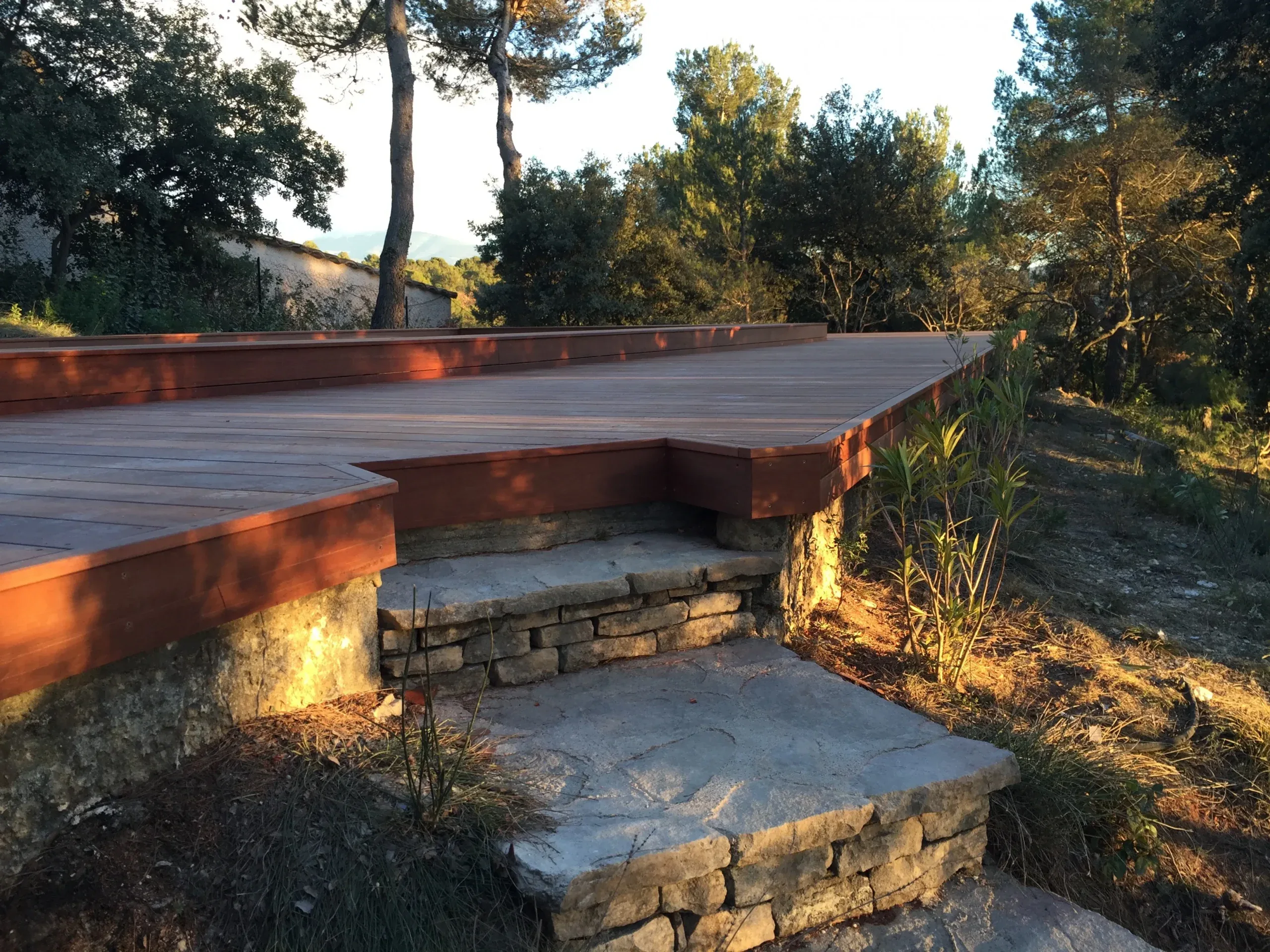 Pergola bois bioclimatique à Marseille