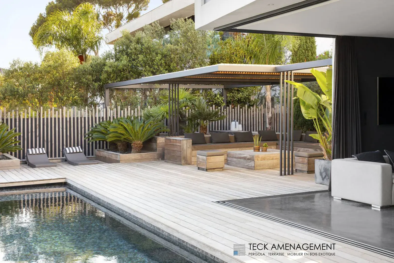 Pergola bois bioclimatique à Marseille