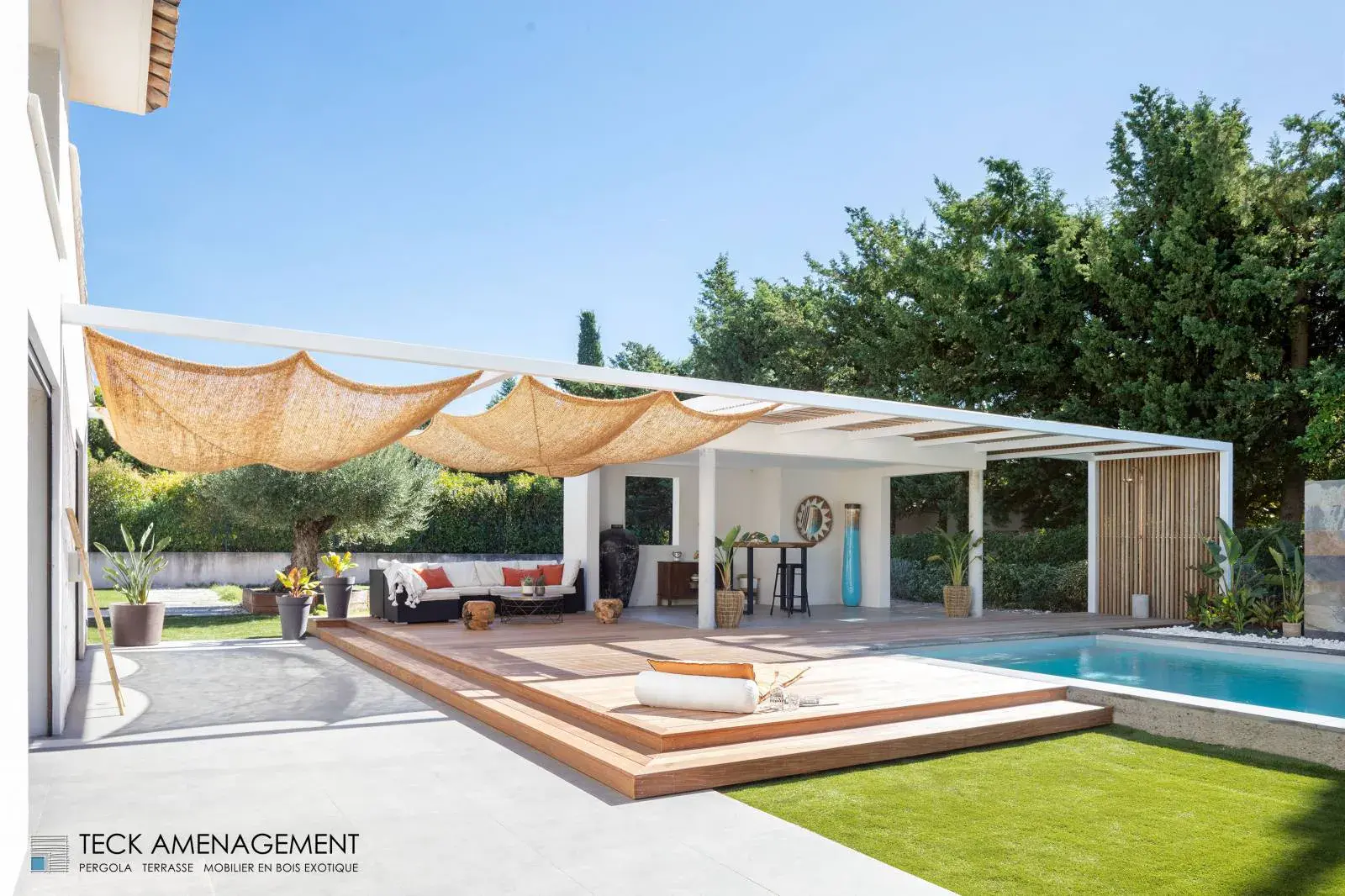 Pergola bois bioclimatique à Marseille