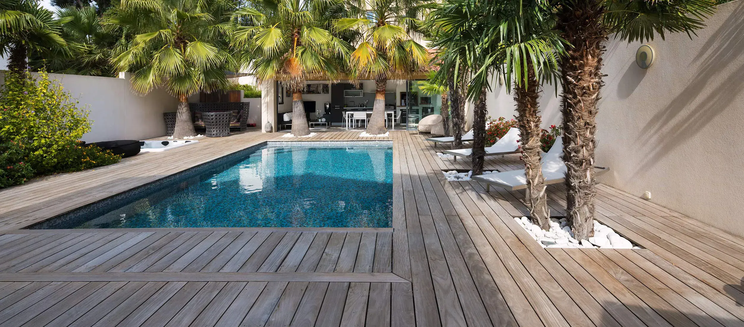 Pergola bois bioclimatique à Marseille