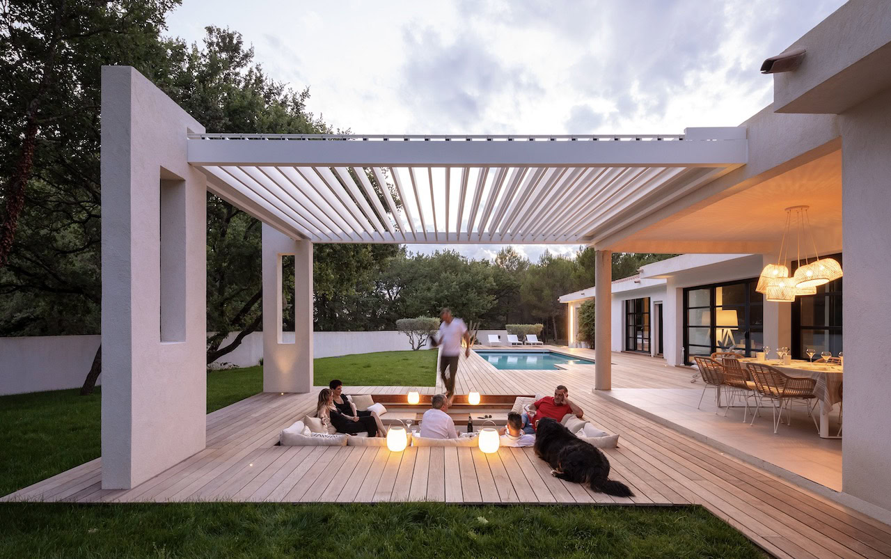 Pergola bois bioclimatique à Marseille