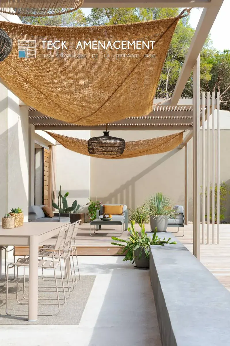 Pergola bois bioclimatique à Marseille