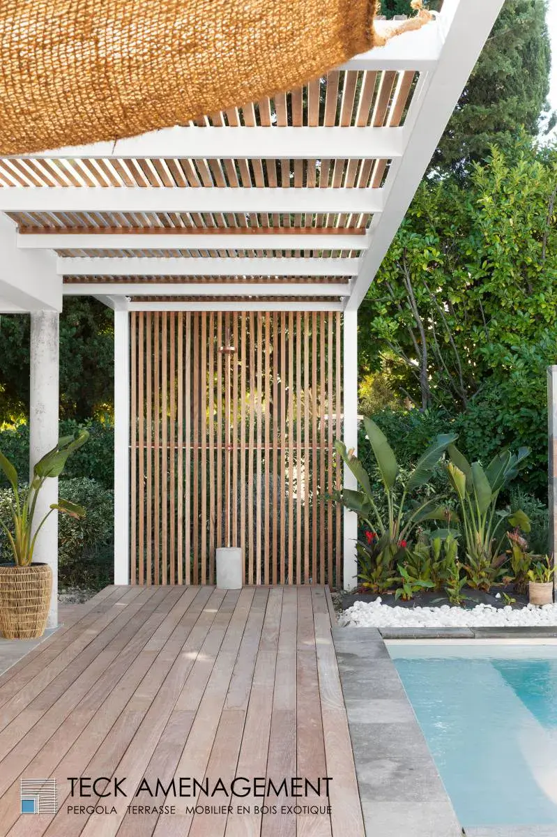 Pergola bois bioclimatique à Marseille