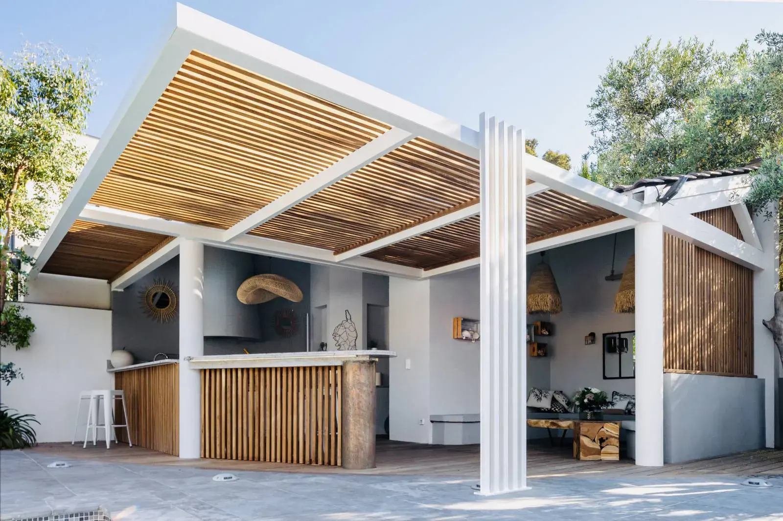 Pergola bois bioclimatique à Marseille