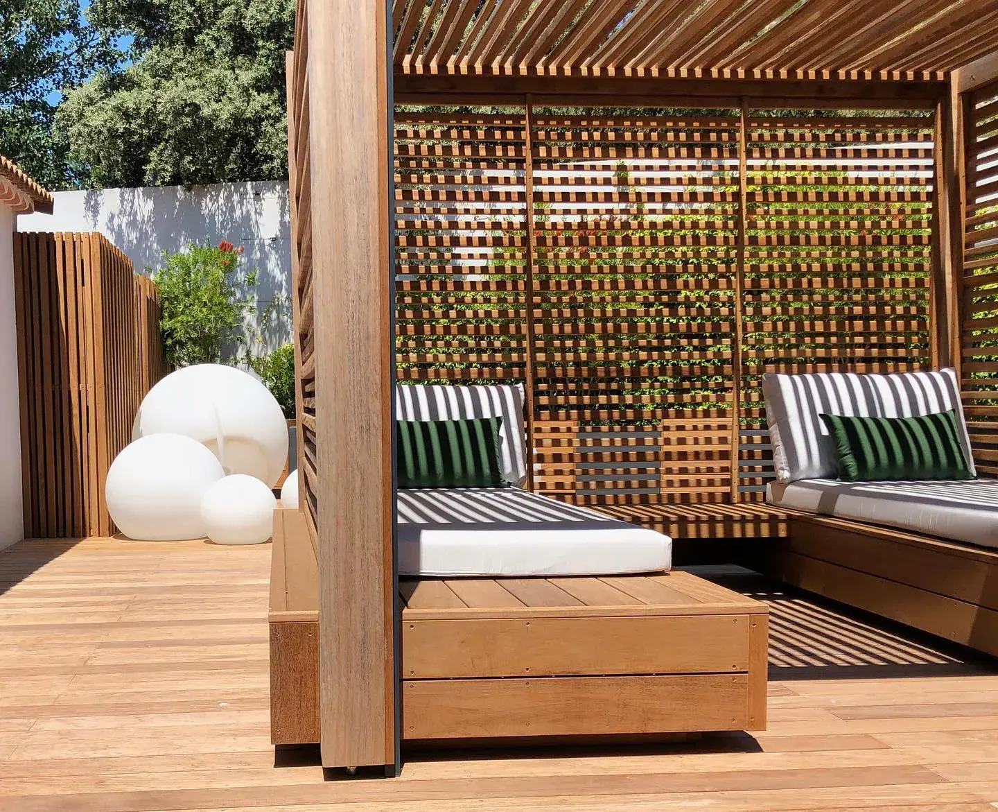 Pergola bois bioclimatique à Marseille