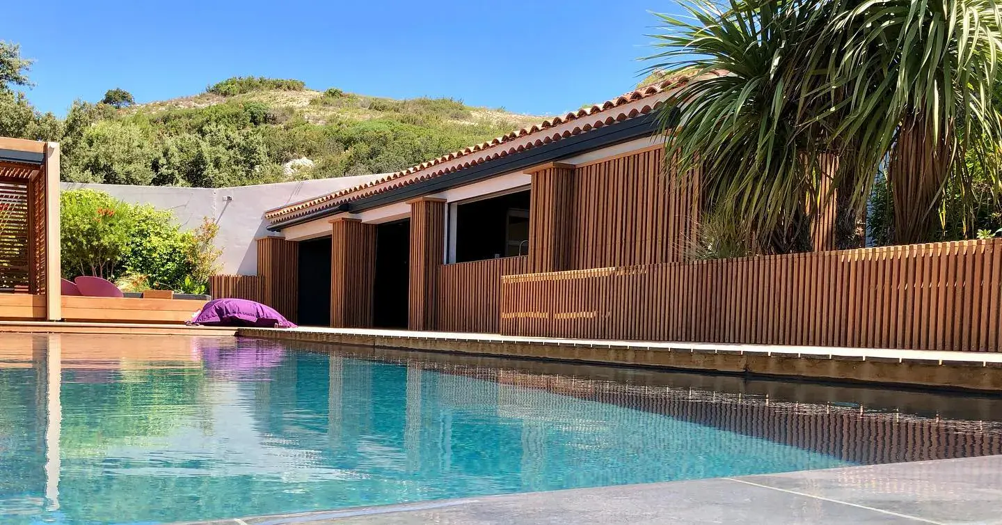 Pergola bois bioclimatique à Marseille