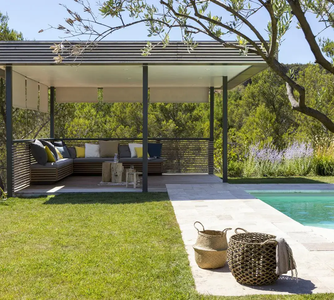 Pergola bois bioclimatique à Marseille