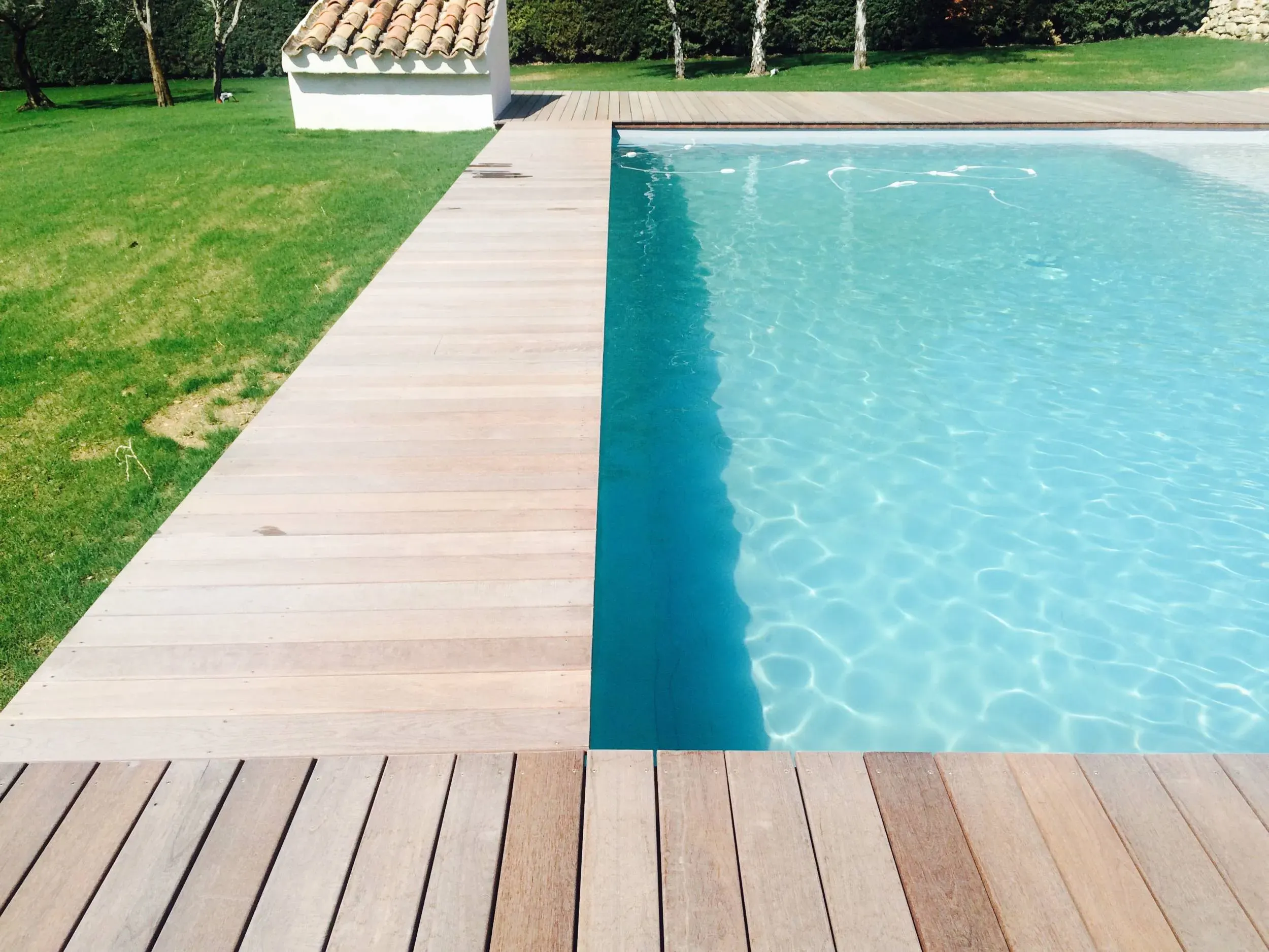 Pergola bois bioclimatique à Marseille