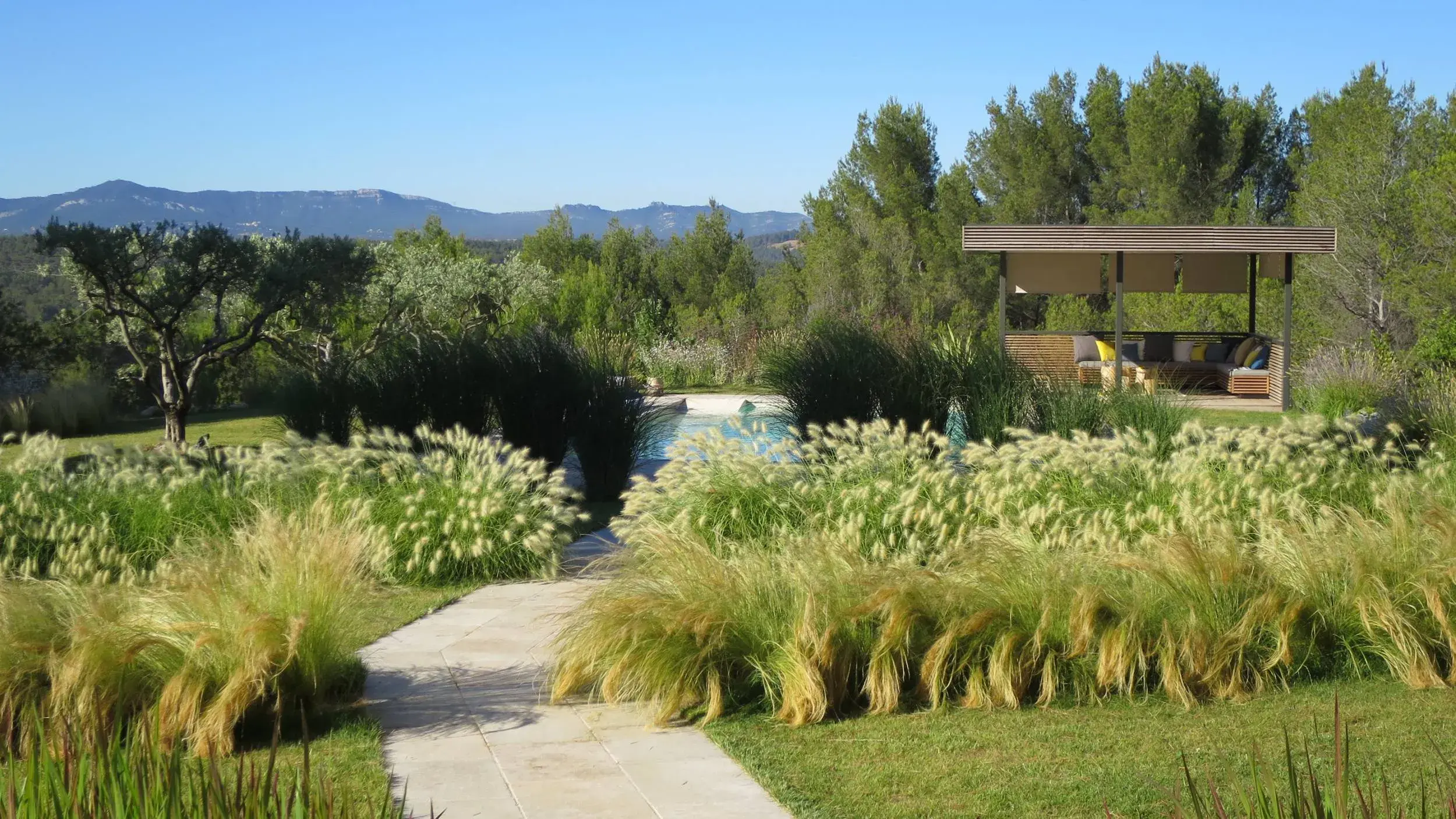 Pergola bois bioclimatique à Marseille