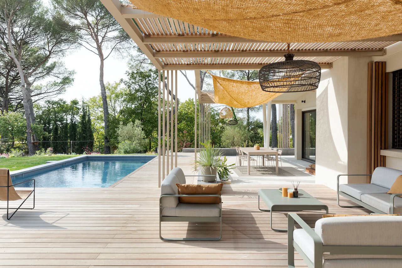 Création d’une pergola bois exotique de 90m² et terrasse bois ipé à Cabriès9 Pergola bois bioclimatique à Marseille