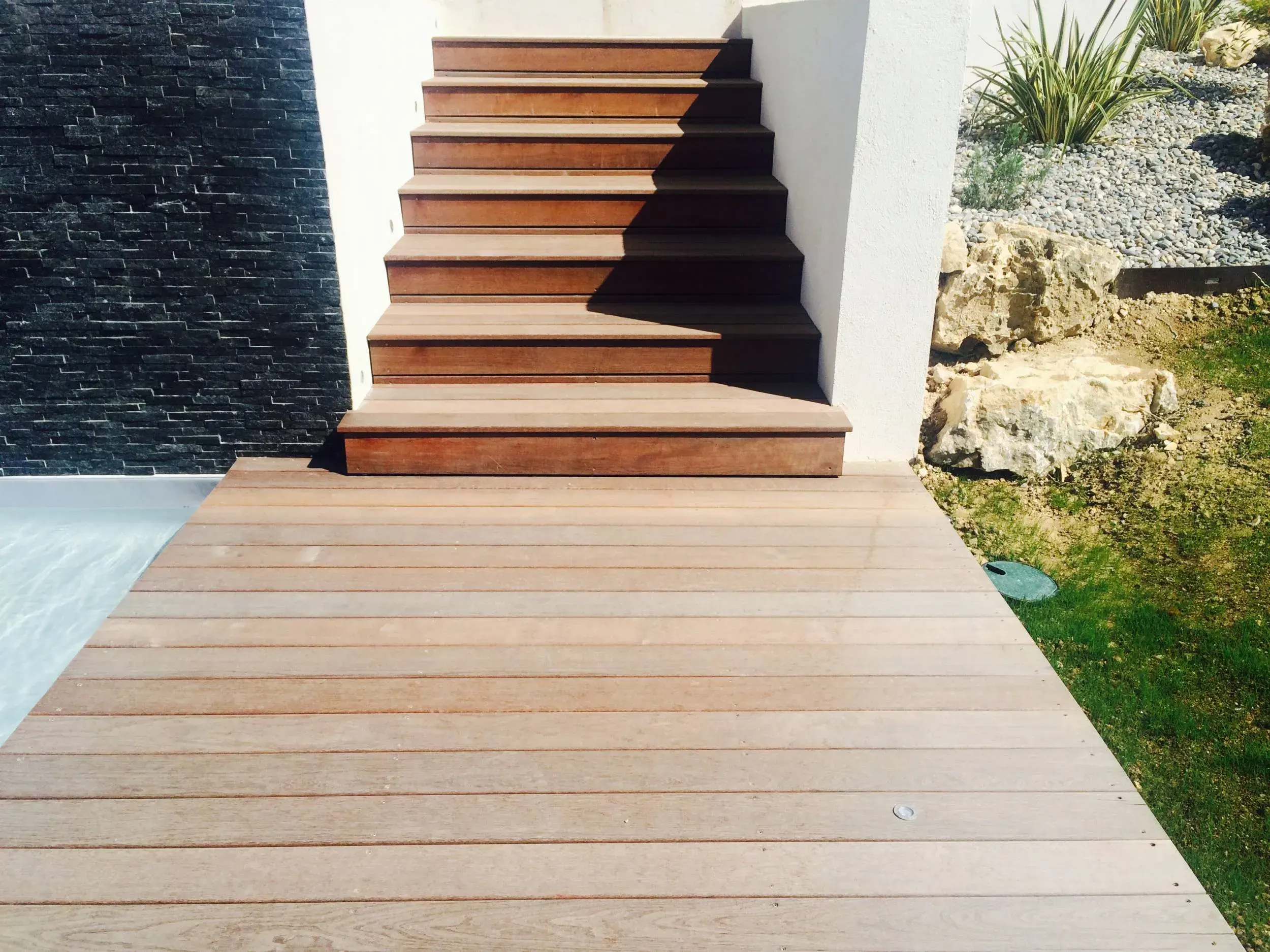 Pergola bois bioclimatique à Marseille