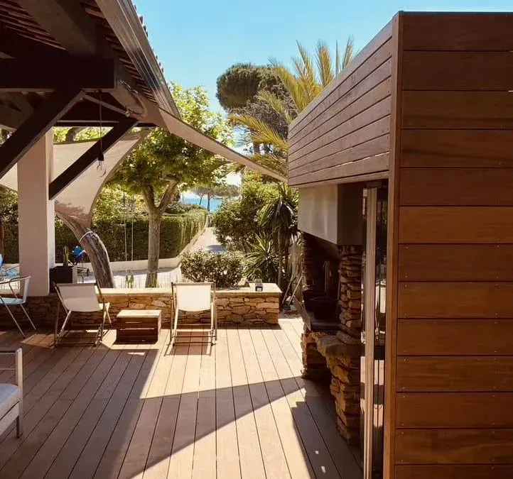 Mobilier en bois exotique sur mesure à Bandol et Sanary-sur-Mer – Teck Aménagement