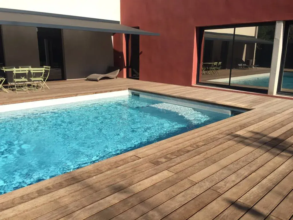 Pergola bois bioclimatique à Marseille