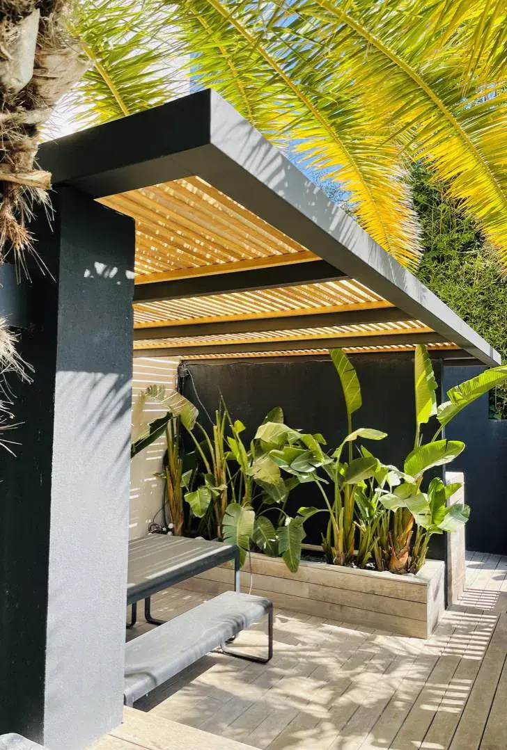 Pergola bois bioclimatique à Marseille