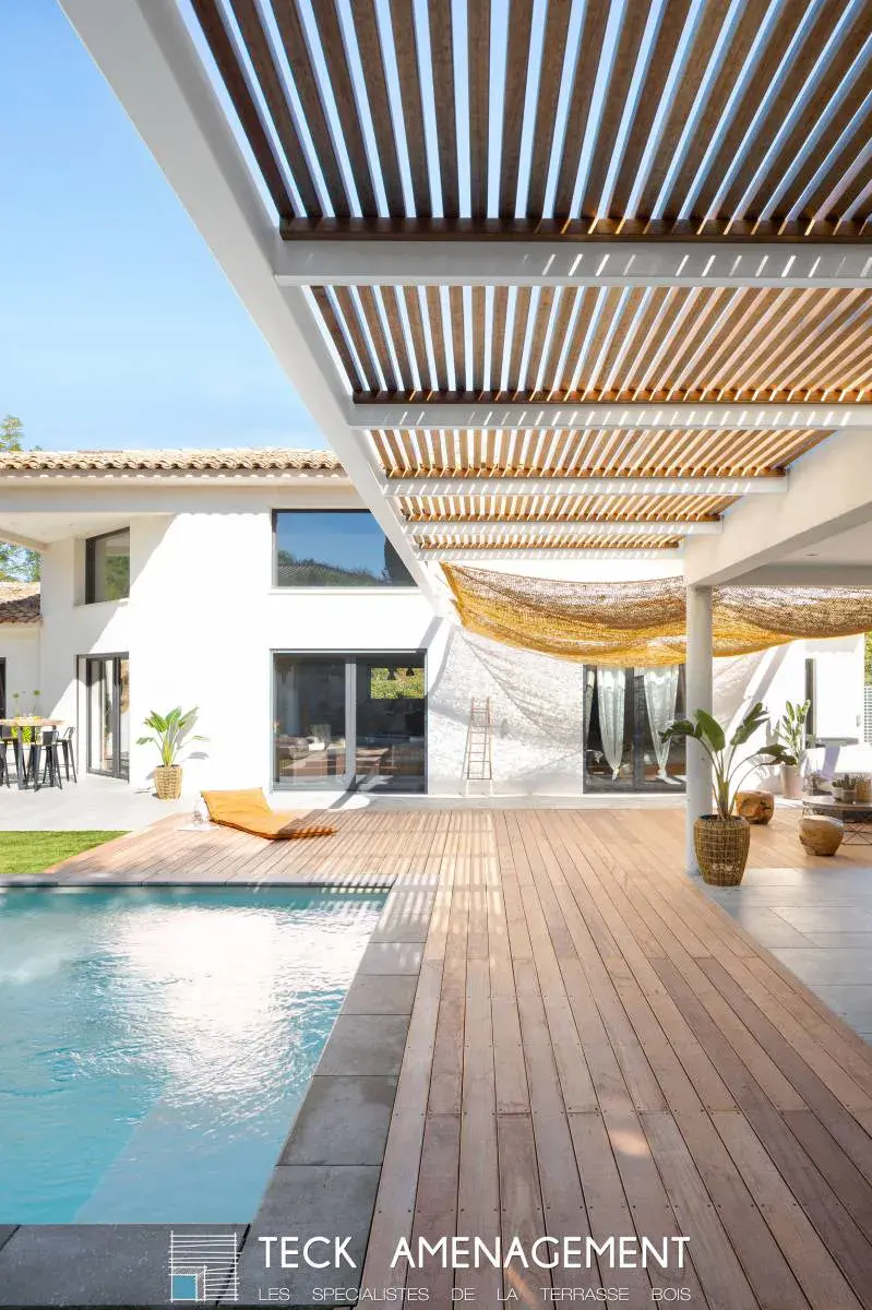 Pergola bois bioclimatique à Marseille