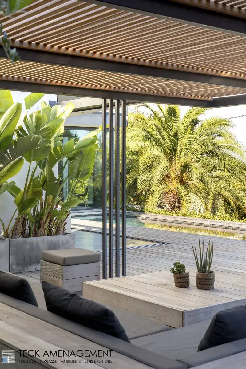 Pergola bois bioclimatique à Marseille