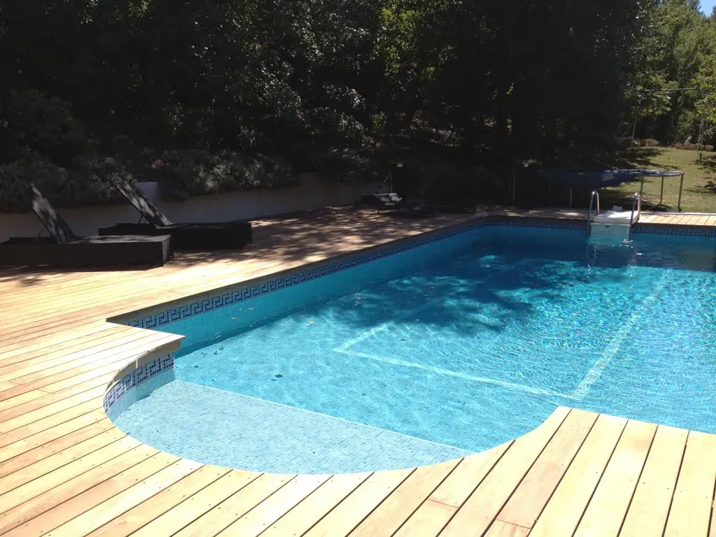 Pergola bois bioclimatique à Marseille