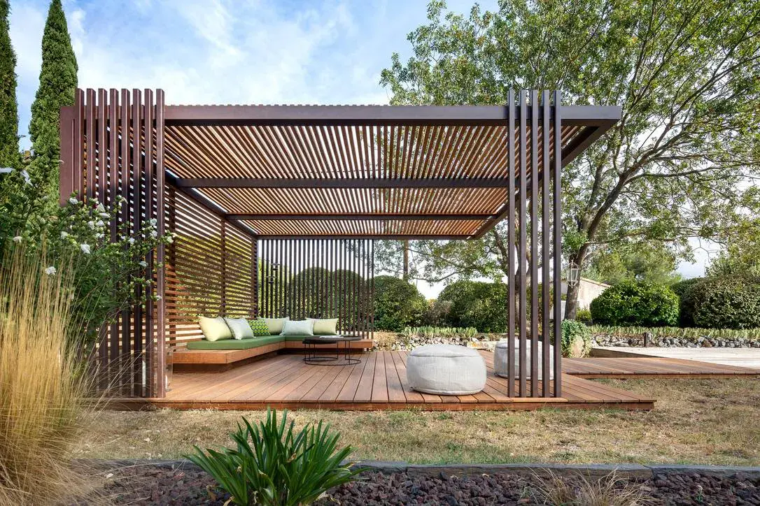 Pergola bois bioclimatique à Marseille