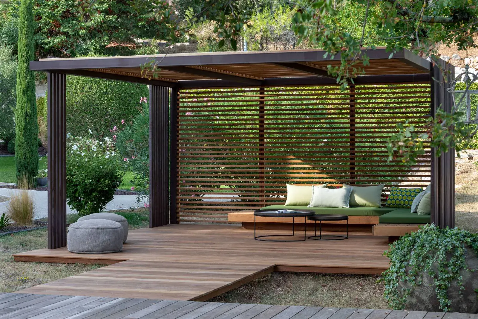 Pergola bois bioclimatique à Marseille