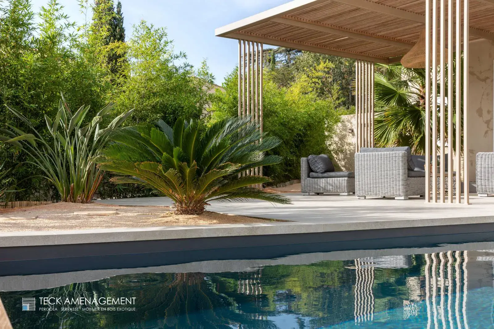 Pergola bois bioclimatique à Marseille