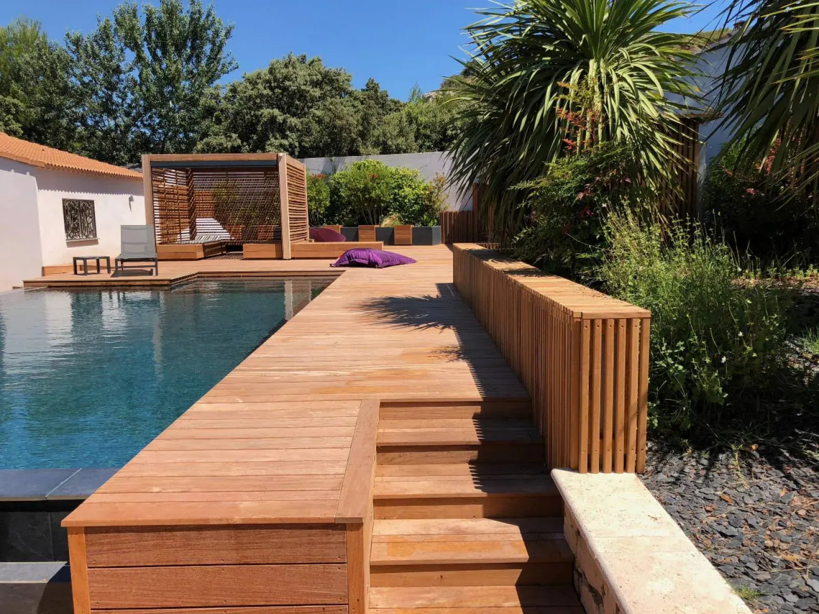 Pergola bois bioclimatique à Marseille