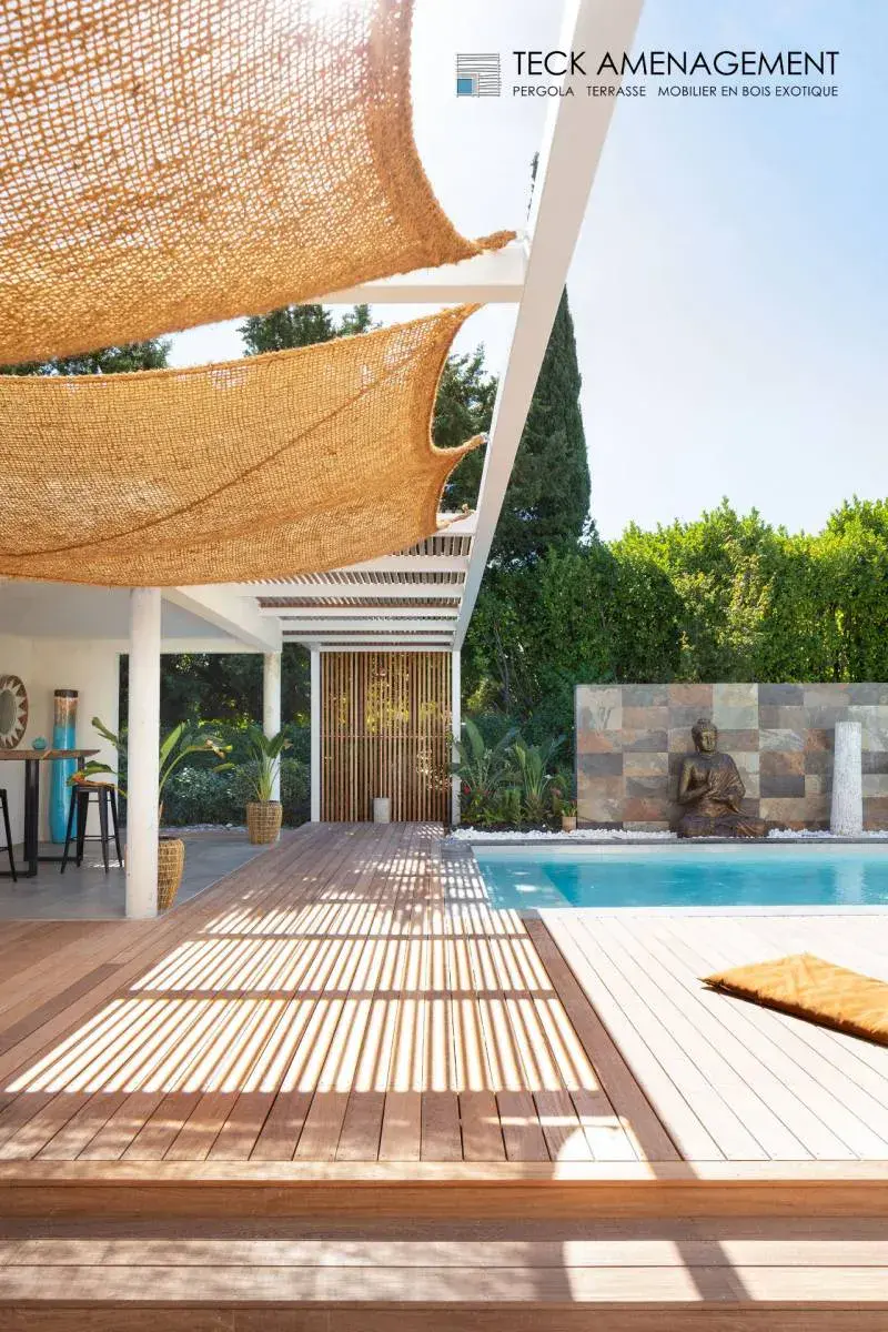 Pergola bois bioclimatique à Marseille