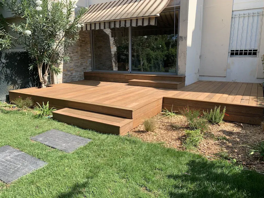 Pergola bois bioclimatique à Marseille